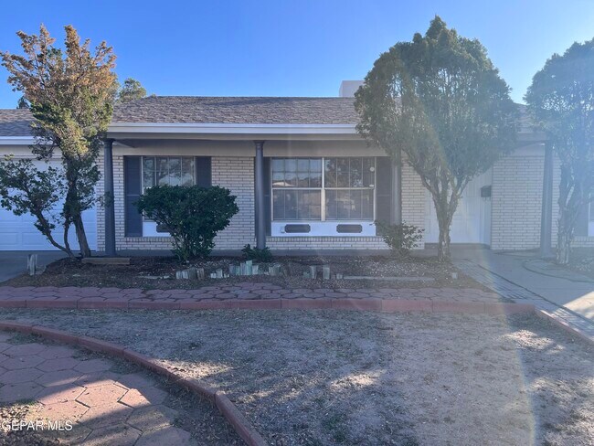 Building Photo - 10524 Candlewood Ave