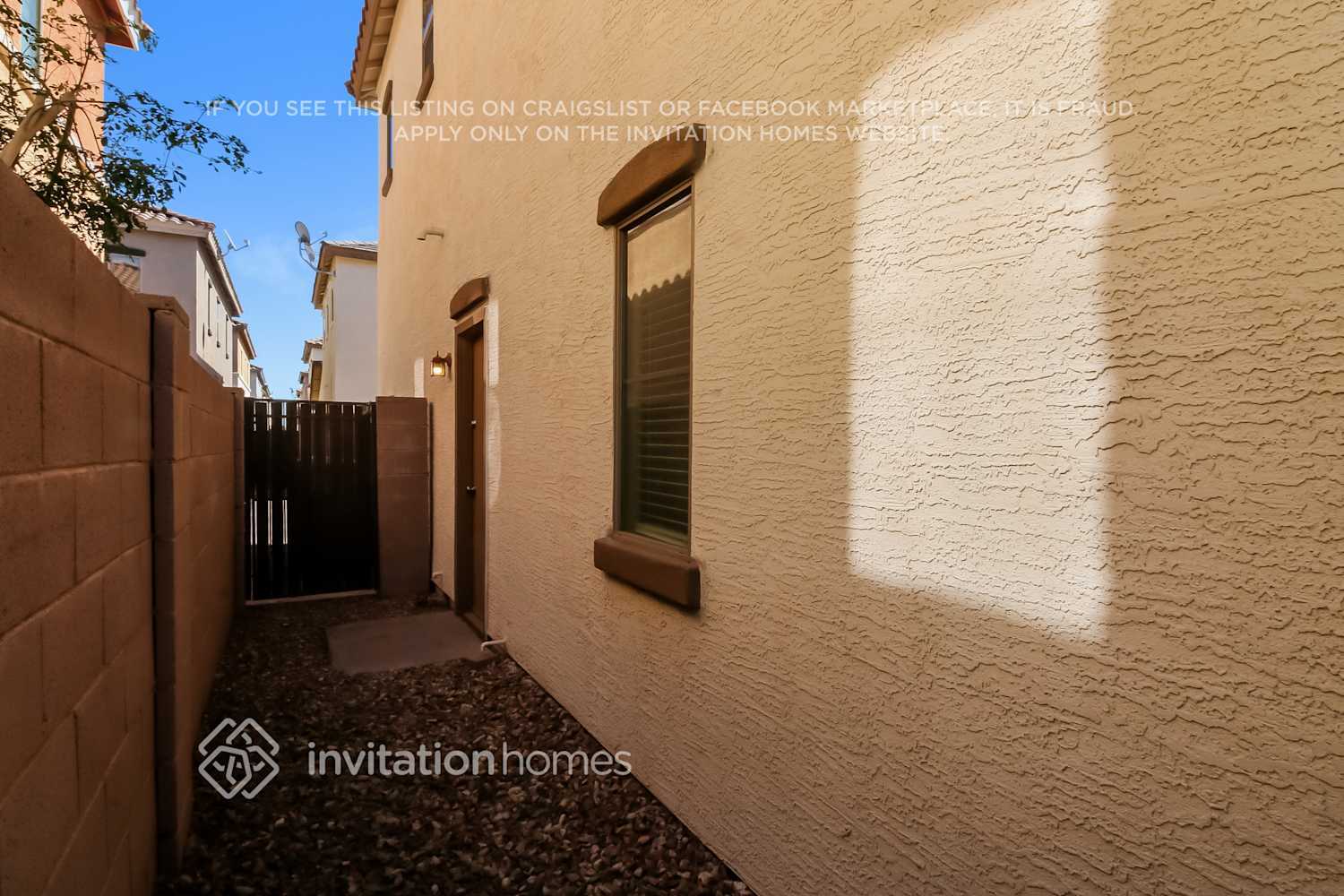 Building Photo - 4630 E Laurel Ct