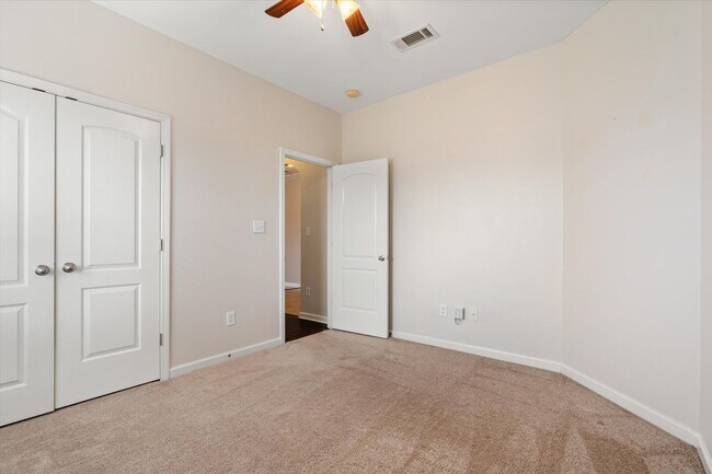 Building Photo - Upcoming Listing!