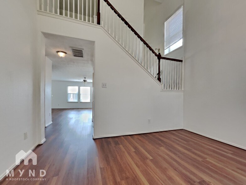 Building Photo - 5342 Gibralter Pl