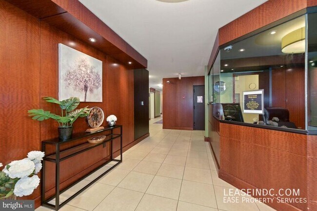 Building Photo - 1260 21st St NW