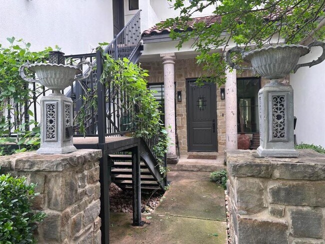 Building Photo - 1603 Las Entradas Dr