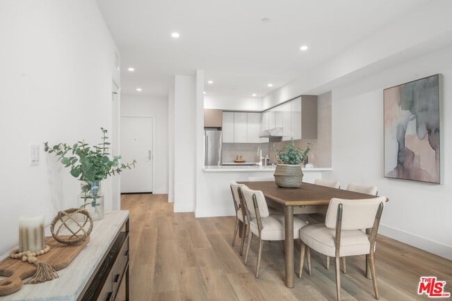 Building Photo - 8326 Blackburn Ave