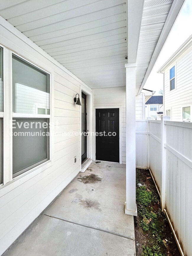 Building Photo - 301 Jeffries Wy