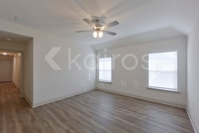 Building Photo - 8118 S Hendrick Dr