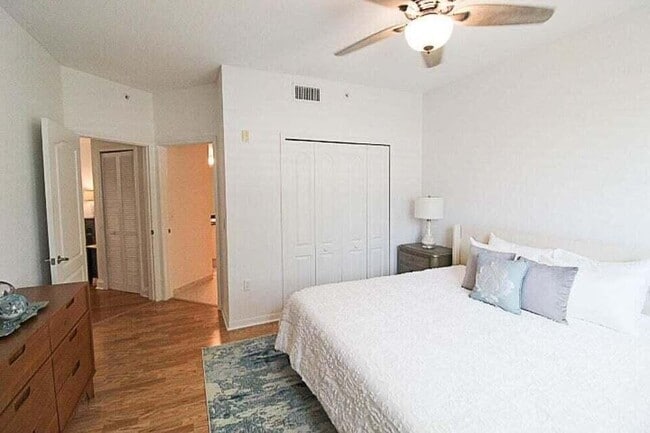 Building Photo - 11018 Legacy Dr