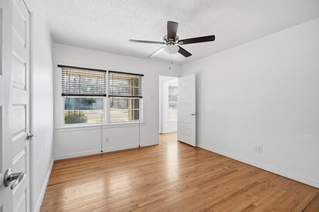 Building Photo - 3302 28th St