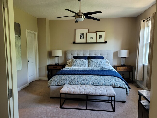 Master Bedroom - 1059 Bluffway Dr