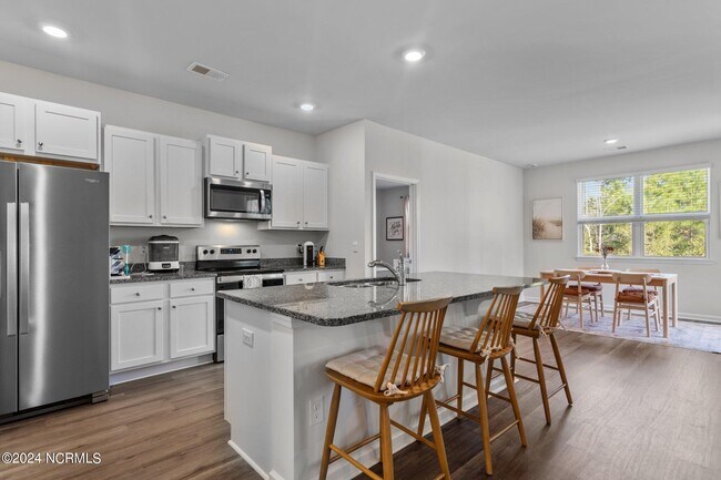 Building Photo - 1561 Pleasant Holw Ct SE