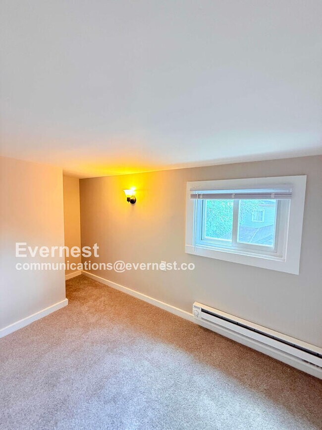 Building Photo - 68 E James St