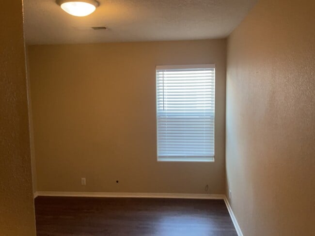 Building Photo - 1312 Penasco Rd NE