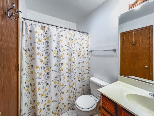 Building Photo - 1320 Darnell Dr