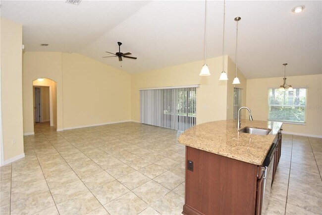 Building Photo - 56 Pin Oak Dr