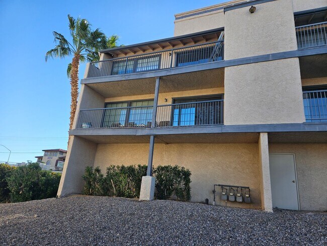 Building Photo - Laguna Nuevo Upstairs Condo in a Riverfront Community