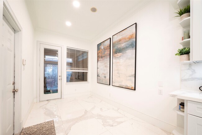 Building Photo - 4744 Post Oak Timber Dr