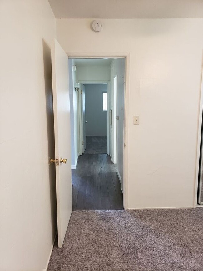 Building Photo - 1 Month FREE!! Gated Community - Spacious 2 bdrm unit in La Mesa