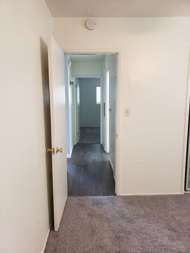 Building Photo - 1/2 OFF 1St Month!! Gated Community - Spacious 2 bdrm unit in La Mesa