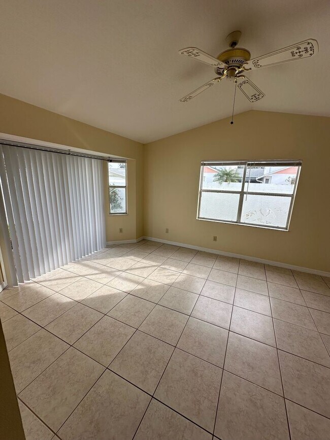Building Photo - 2BD / 2BA SUNTREE VILLA HOME