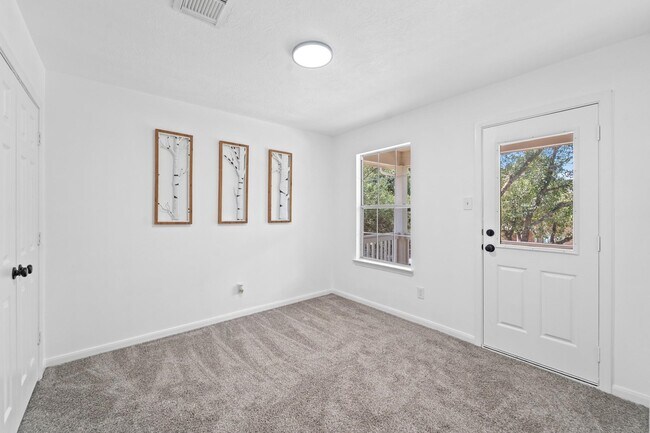 Building Photo - 6310 Mountain Pines Ln