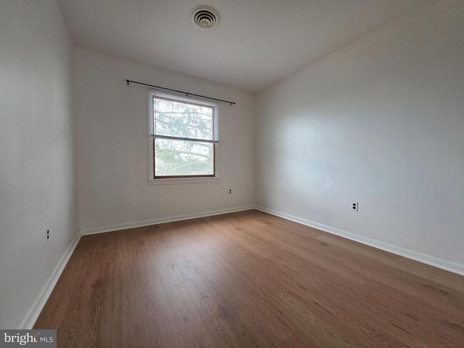 Building Photo - 615 Wallerson Rd