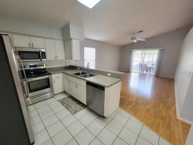 Building Photo - 7942 Chadwick Dr