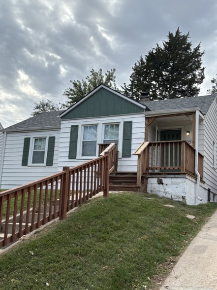 Primary Photo - 1324 S 51st Ave