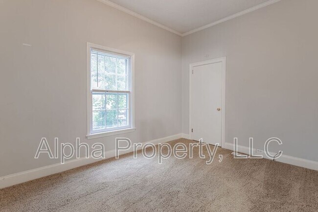 Building Photo - 62 Hutchins St