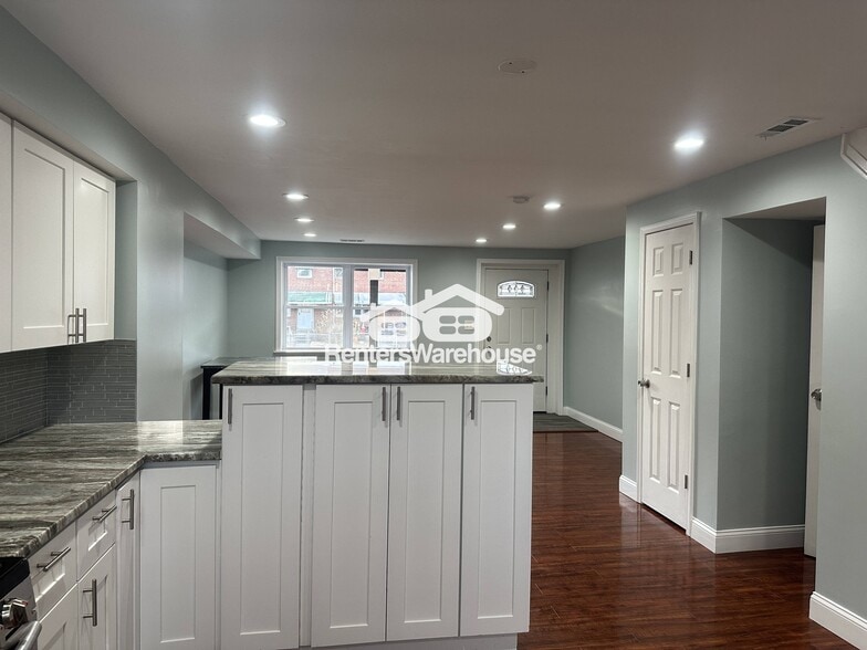 Building Photo - 4045 St Monica Dr