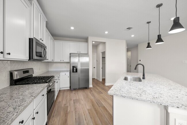Building Photo - 3033 Sorrento Hl Dr