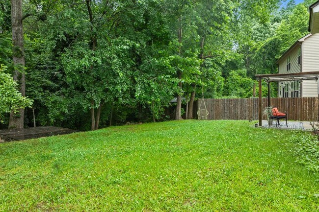 Building Photo - 552 Stobhill Ln