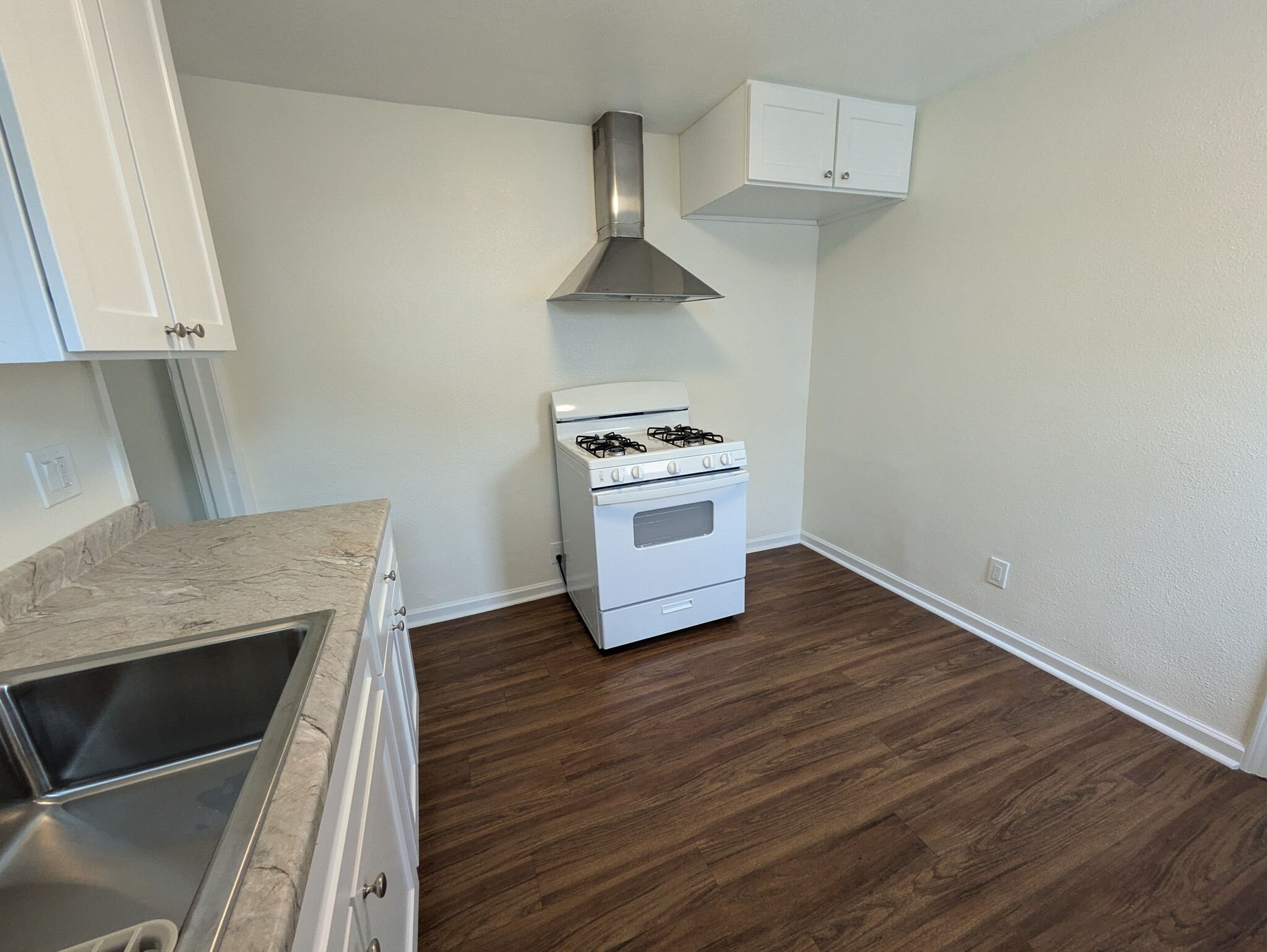 Kitchen - 12513 Rose Ave