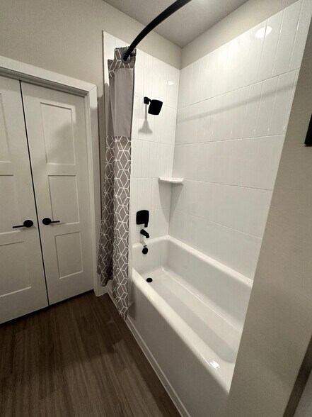 Building Photo - 13561 Anarosa Loop