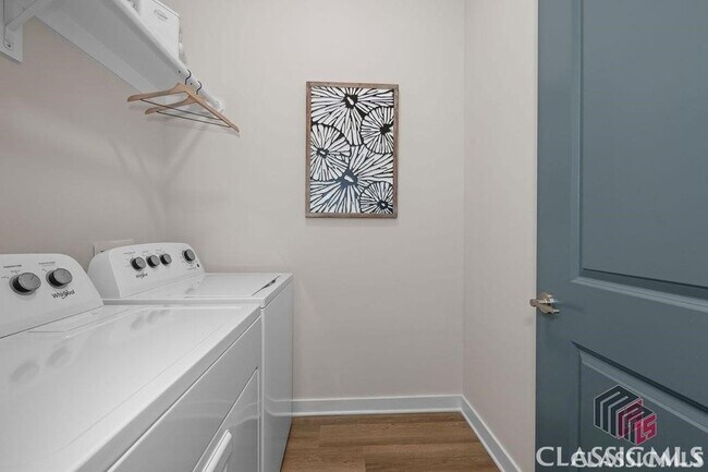 Building Photo - 180 Newton Bridge Rd