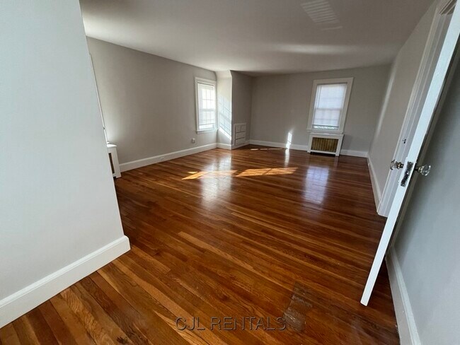 Building Photo - 30 Stearns Rd