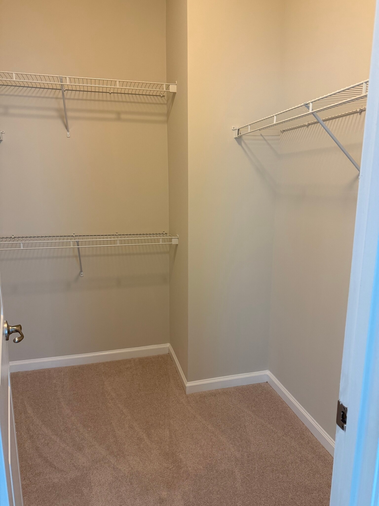 Building Photo - 45903 Peach Oak Terrace