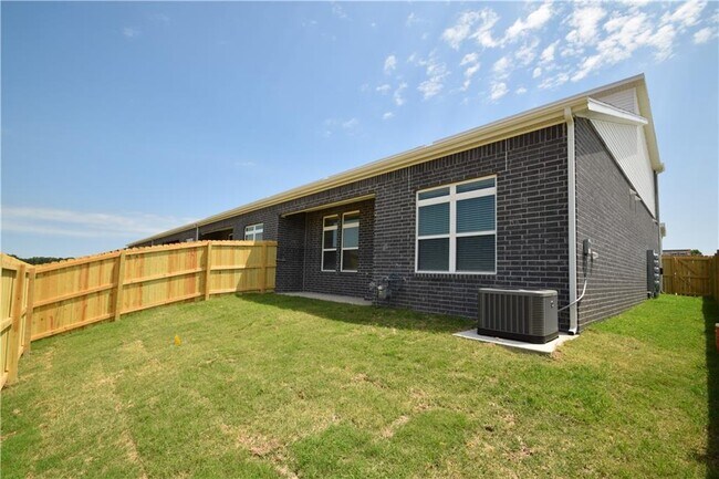 Building Photo - 401 Amethyst Rd