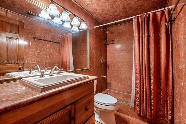 Building Photo - 19601 E Country Club Dr