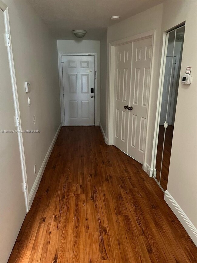 Building Photo - 7652 Pinewalk Dr S