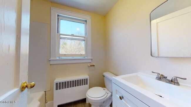 Building Photo - 63 Wellington Ave