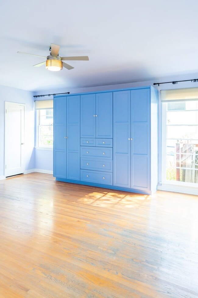 Building Photo - Vibrant 2b2b Franklin Hills / Los Feliz Home - Private Yard - Central HVAC