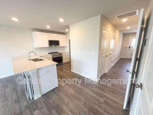 Building Photo - 6018 Tavener Dr
