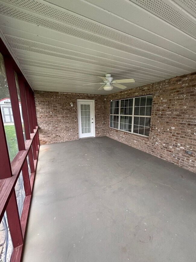 Building Photo - Maryville Rancher