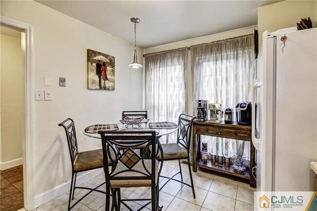 Building Photo - 1502 Timber Oaks Rd