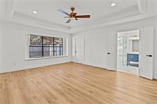 Building Photo - 2114 Eaglerock Dr