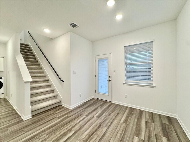 Building Photo - 611 Emory Crossing Blvd