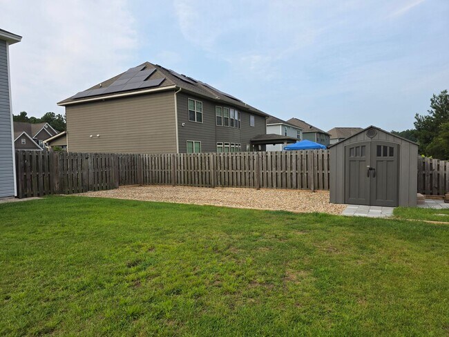 Building Photo - Belmont Glen! Community Amenities! 4 bedrooms, 2.5 baths. Extended cover patio. RV parking. Addit...