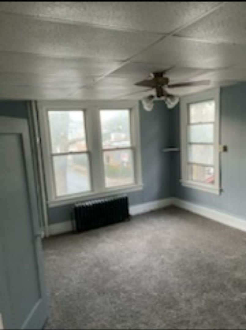 Livingroom - 2345 Derry St