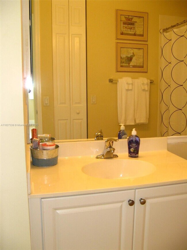 Building Photo - 4706 SW 160th Ave