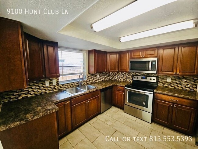 Building Photo - 9100 Hunt Club Ln