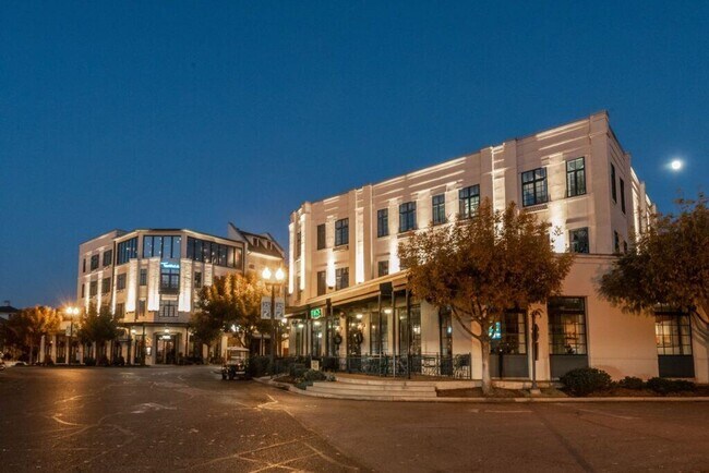 Building Photo - 680 Harbor Bend Rd
